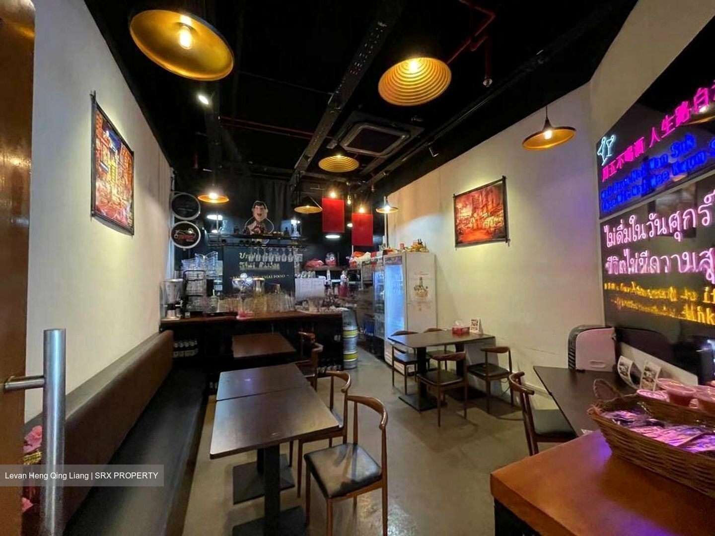 Burlington Square (D7), Retail #463341001